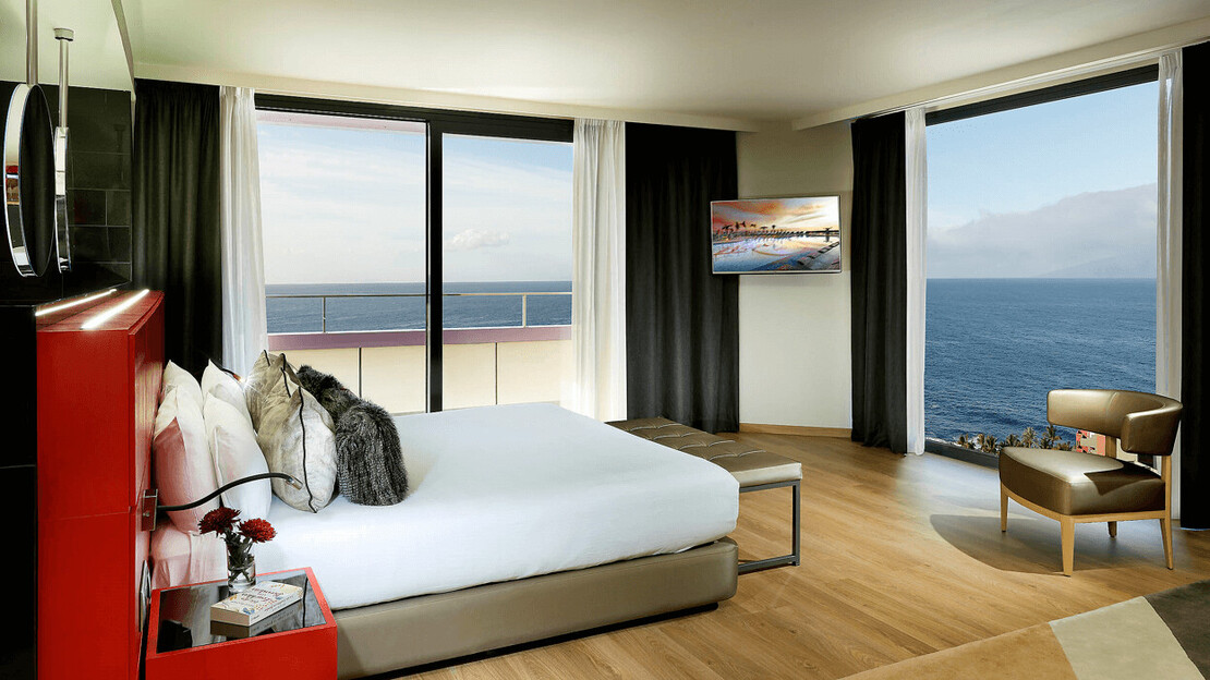 Studio Suite Silver Platinum